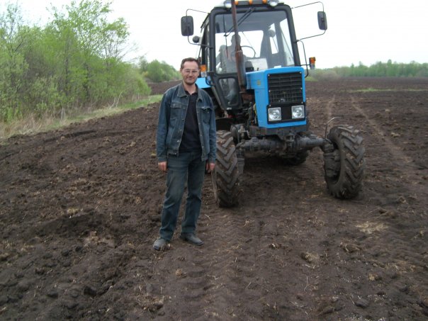 рашит на поле.jpg